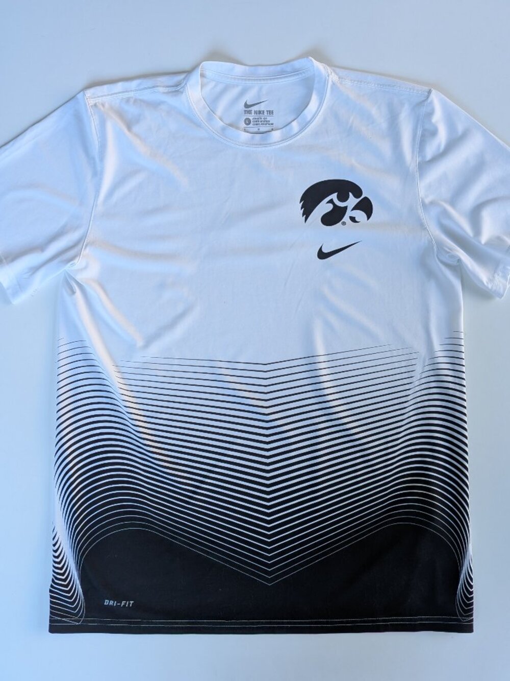 Nike Tee Dri Fit Iowa Haweyes Short Sleeve Athletic Cut Shirt - Size L